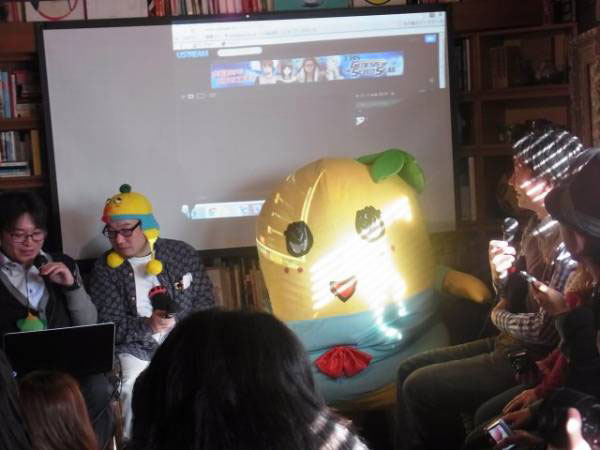 6次元では毎日のようにさまざまなイベントが開催されている。(写真はふなっしーのデビューイベント)