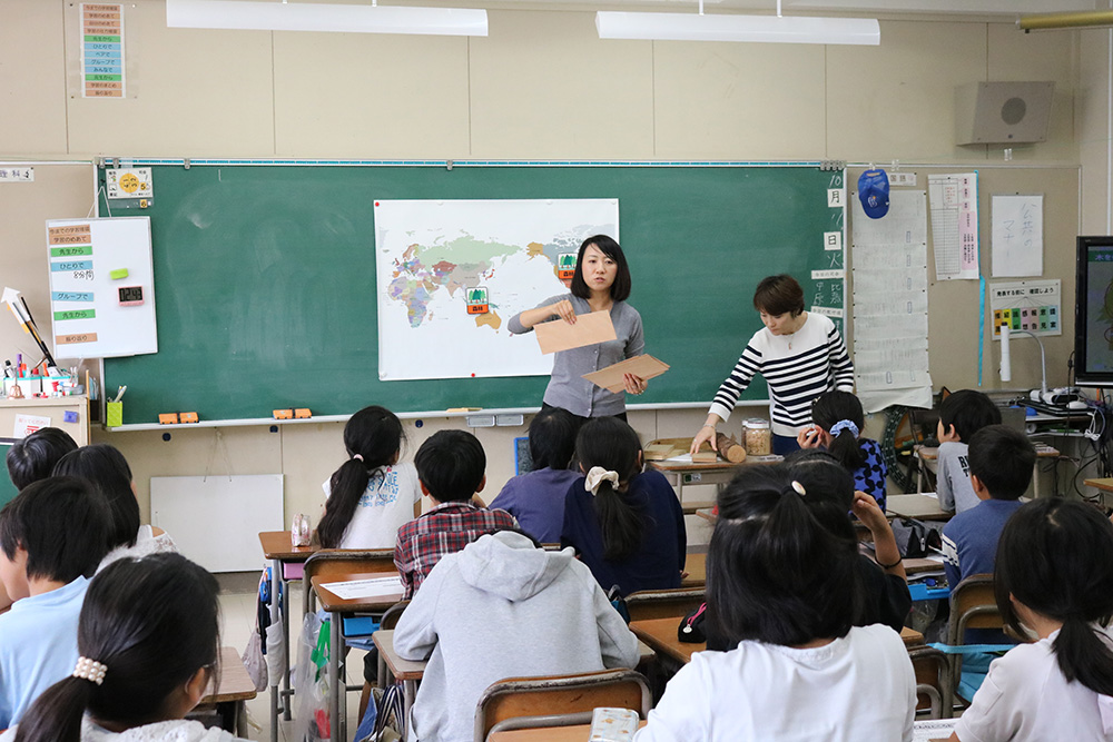 森田さんによる環境出前授業の様子
