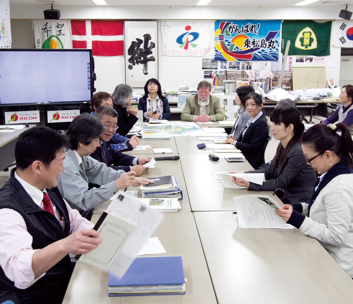 森の学校プロジェクト委員会では毎回白熱した議論が展開された